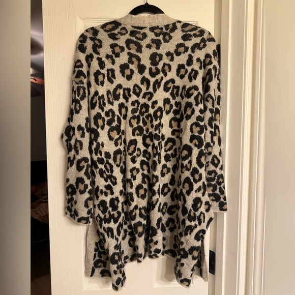 American Eagle Cheetah Print Cardigan Size Xs - Picture 5 of 6